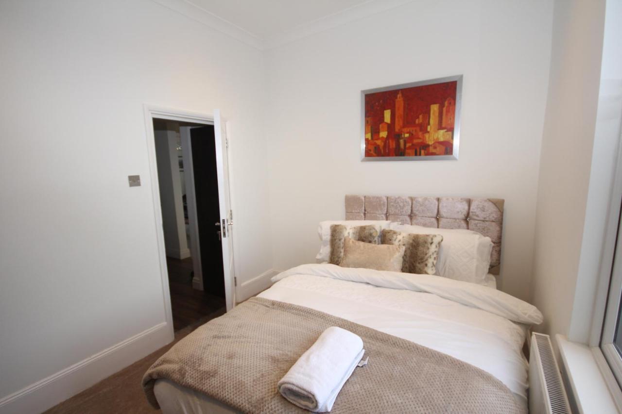 Great West Road Apartments Flat C London Exterior photo