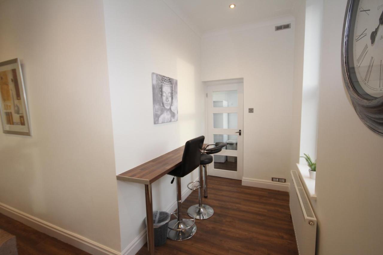 Great West Road Apartments Flat C London Exterior photo
