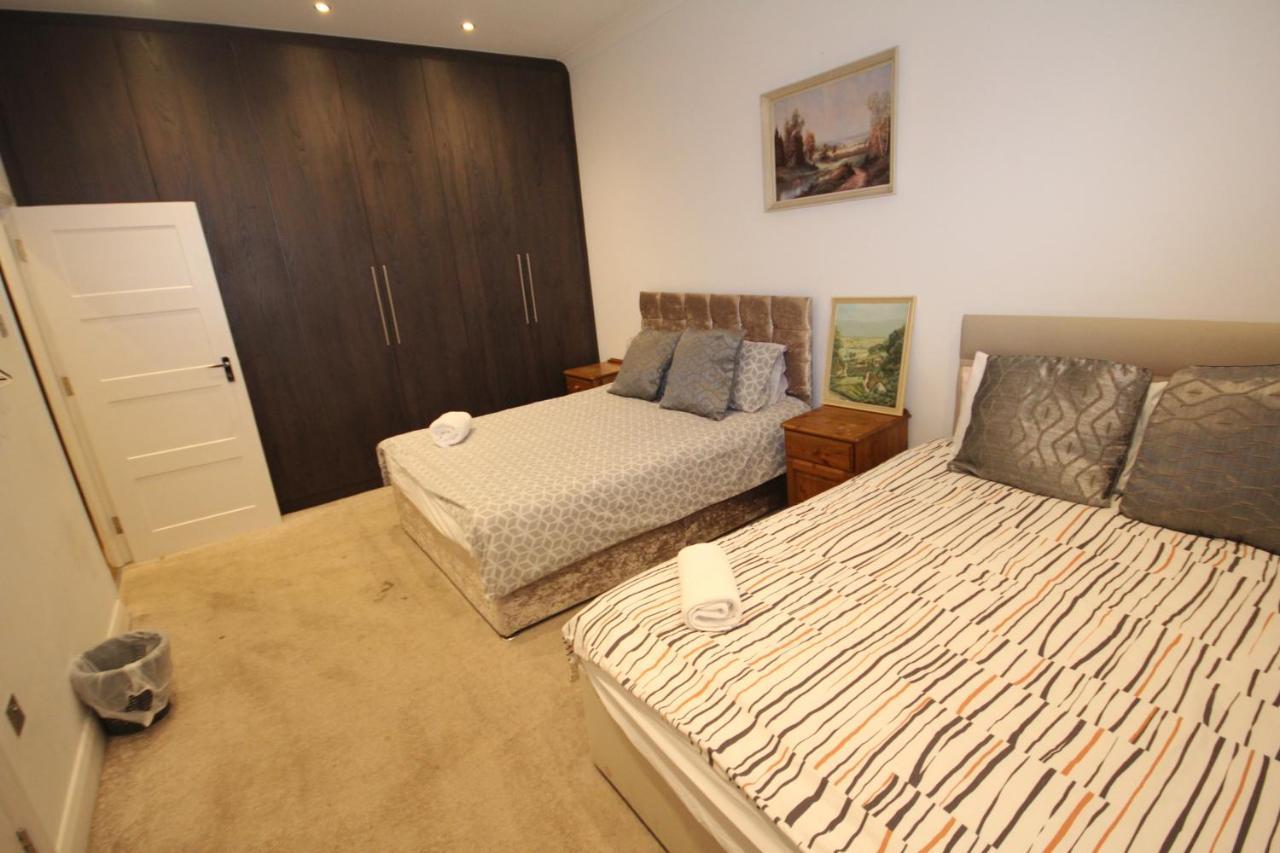 Great West Road Apartments Flat C London Exterior photo